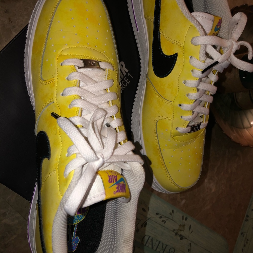 Nike Air Force 1 07 LV8